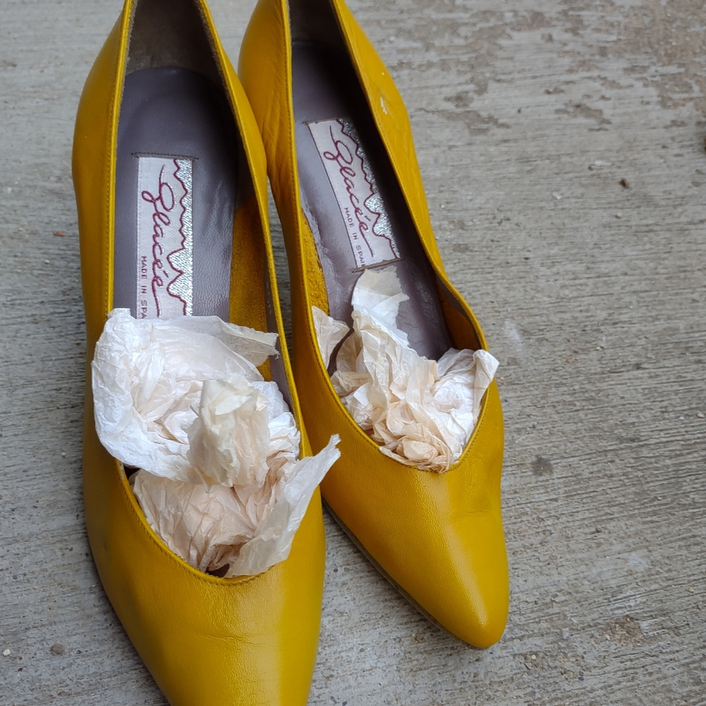 Yellow Leather Pumps Made In Spain Gem